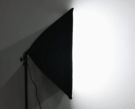 Softbox 40x40cm sa sijalicom 135W i stalkom 2m